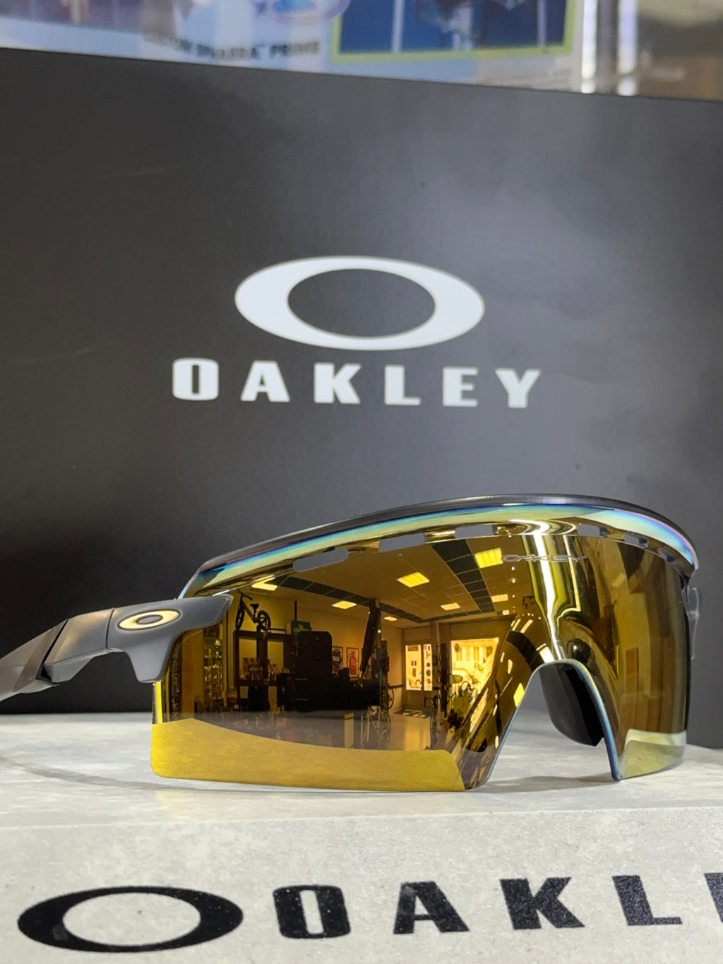OAKLEY-Encoder Strike