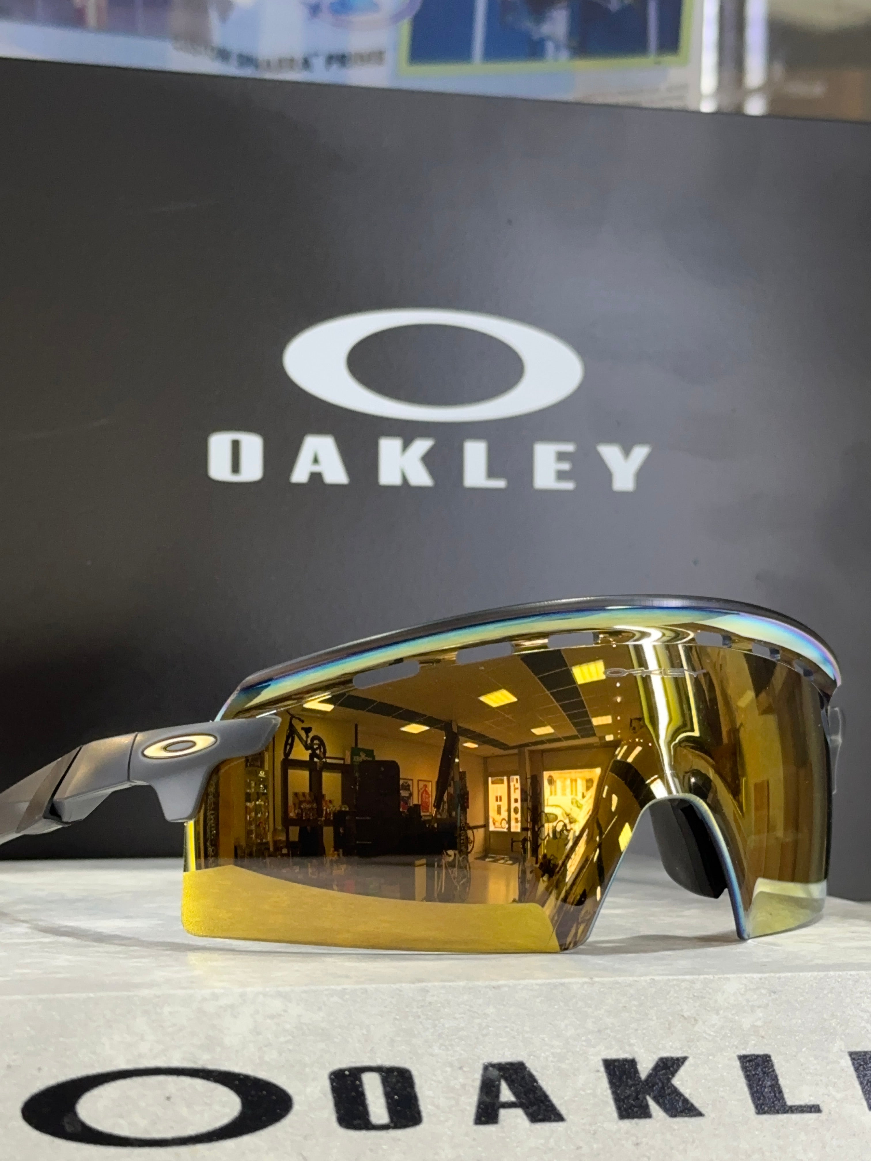OAKLEY-Encoder Strike
