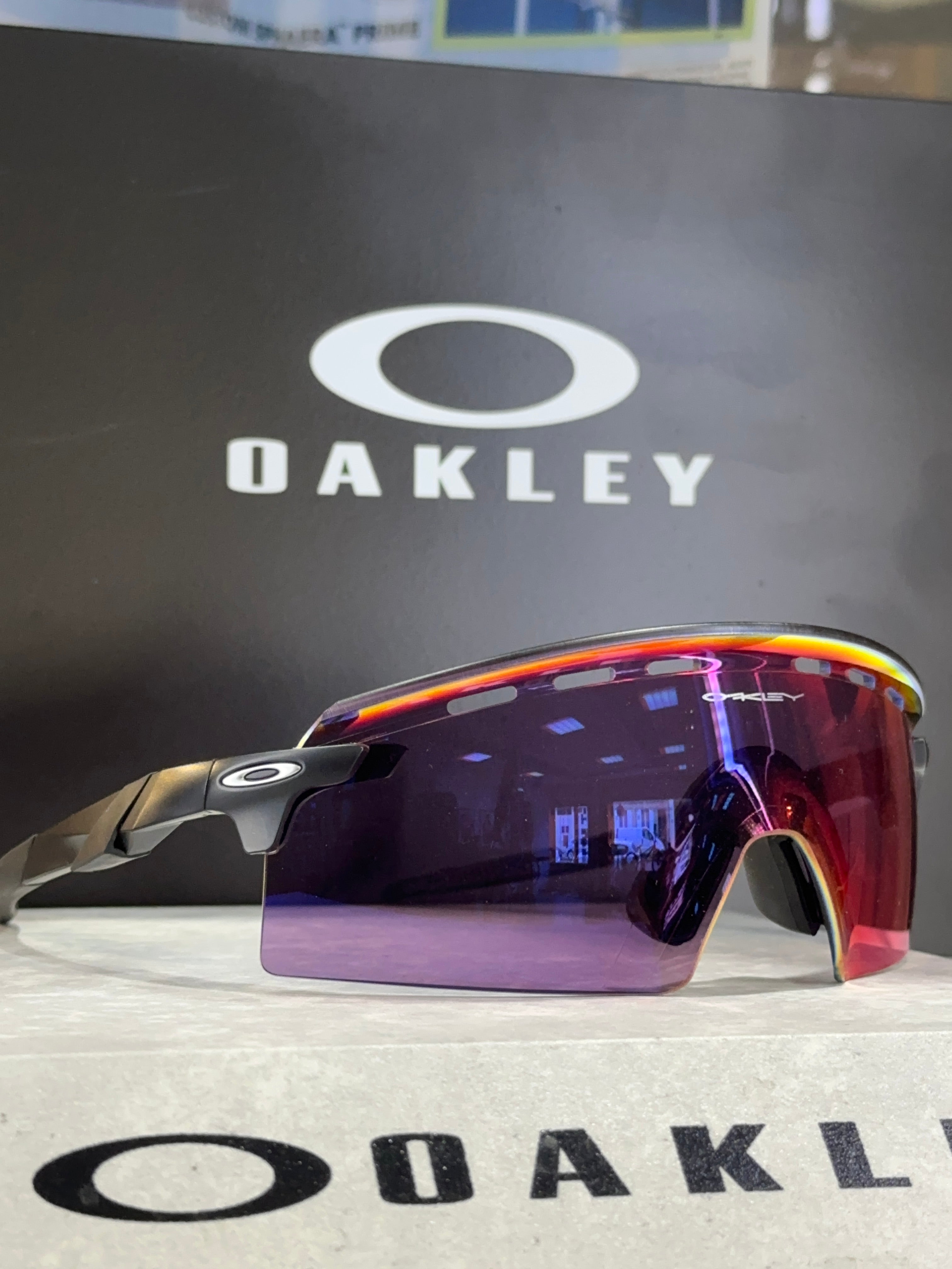 OAKLEY-Encoder Strike