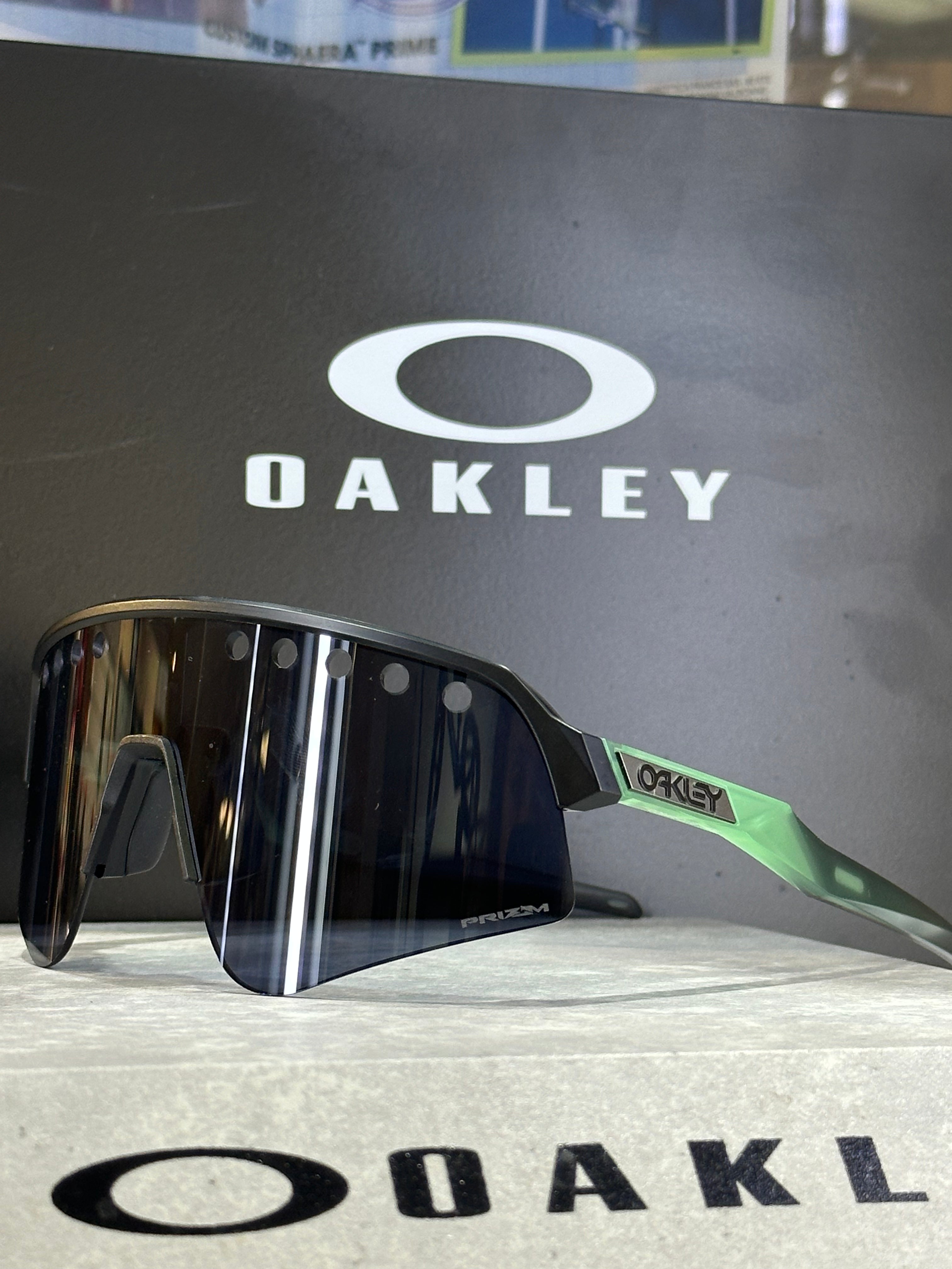 OAKLEY-Sutro Lite Sweep Vented