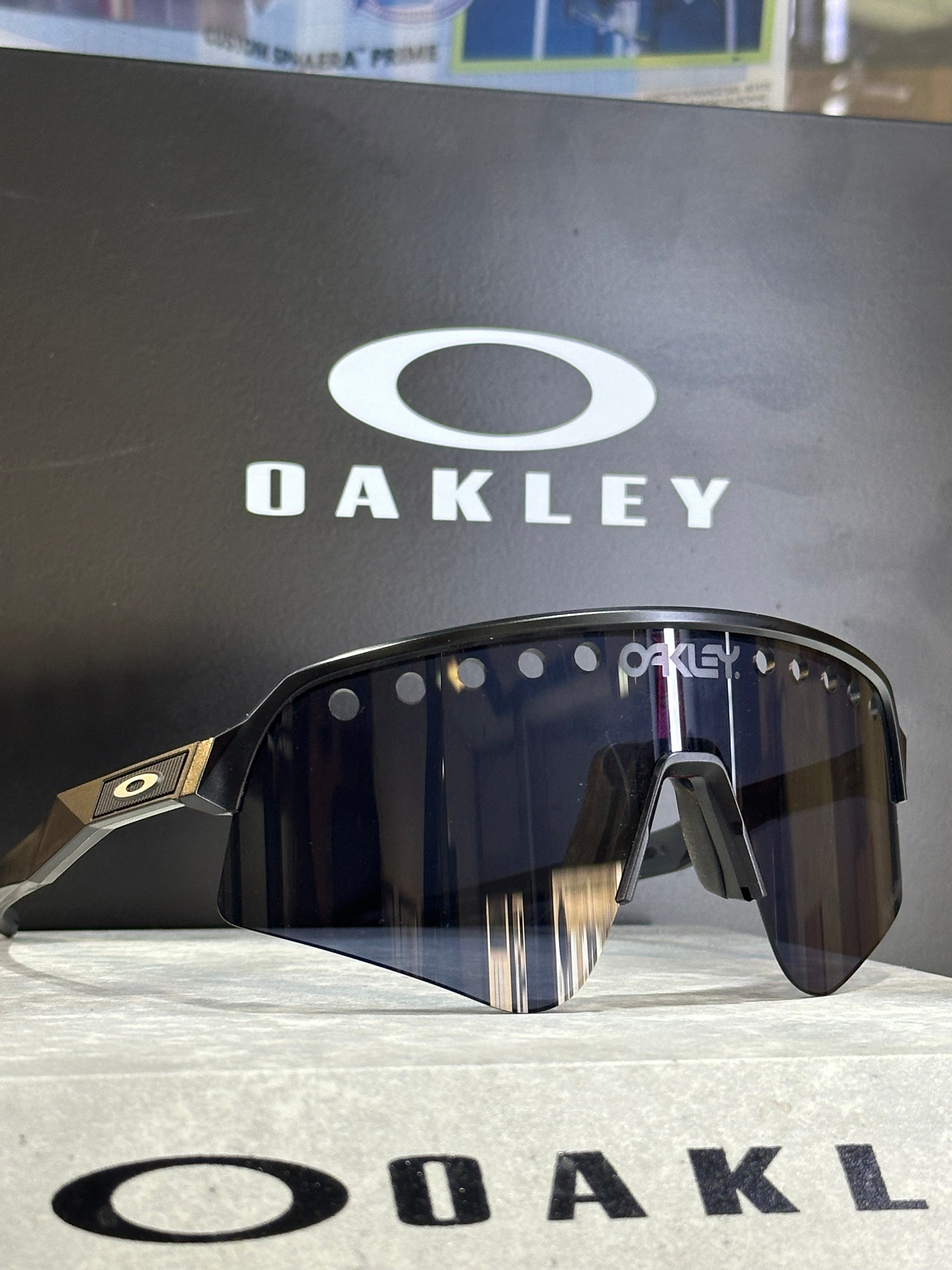 OAKLEY-Sutro Lite Sweep Vented