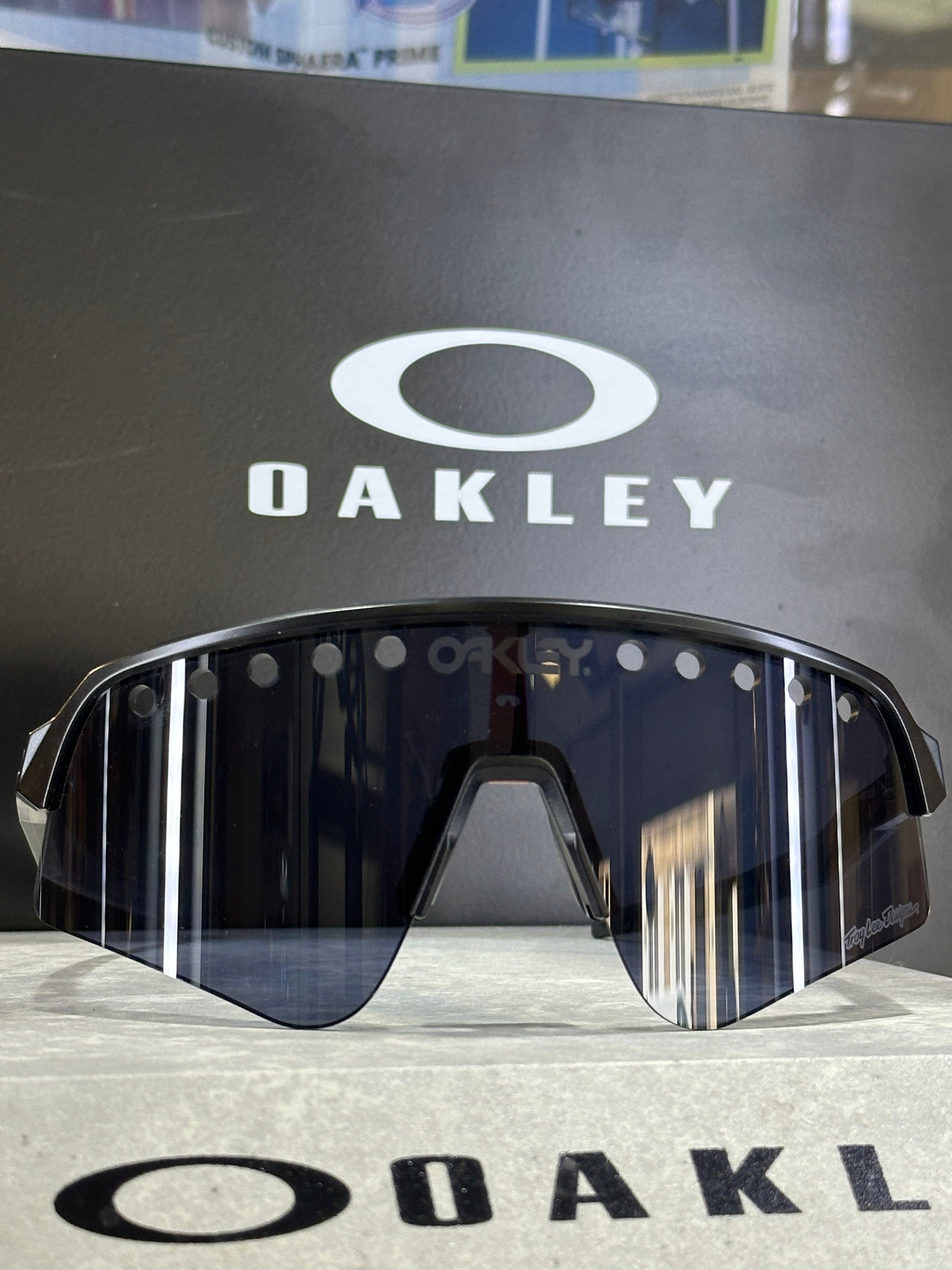 OAKLEY-Sutro Lite Sweep Vented