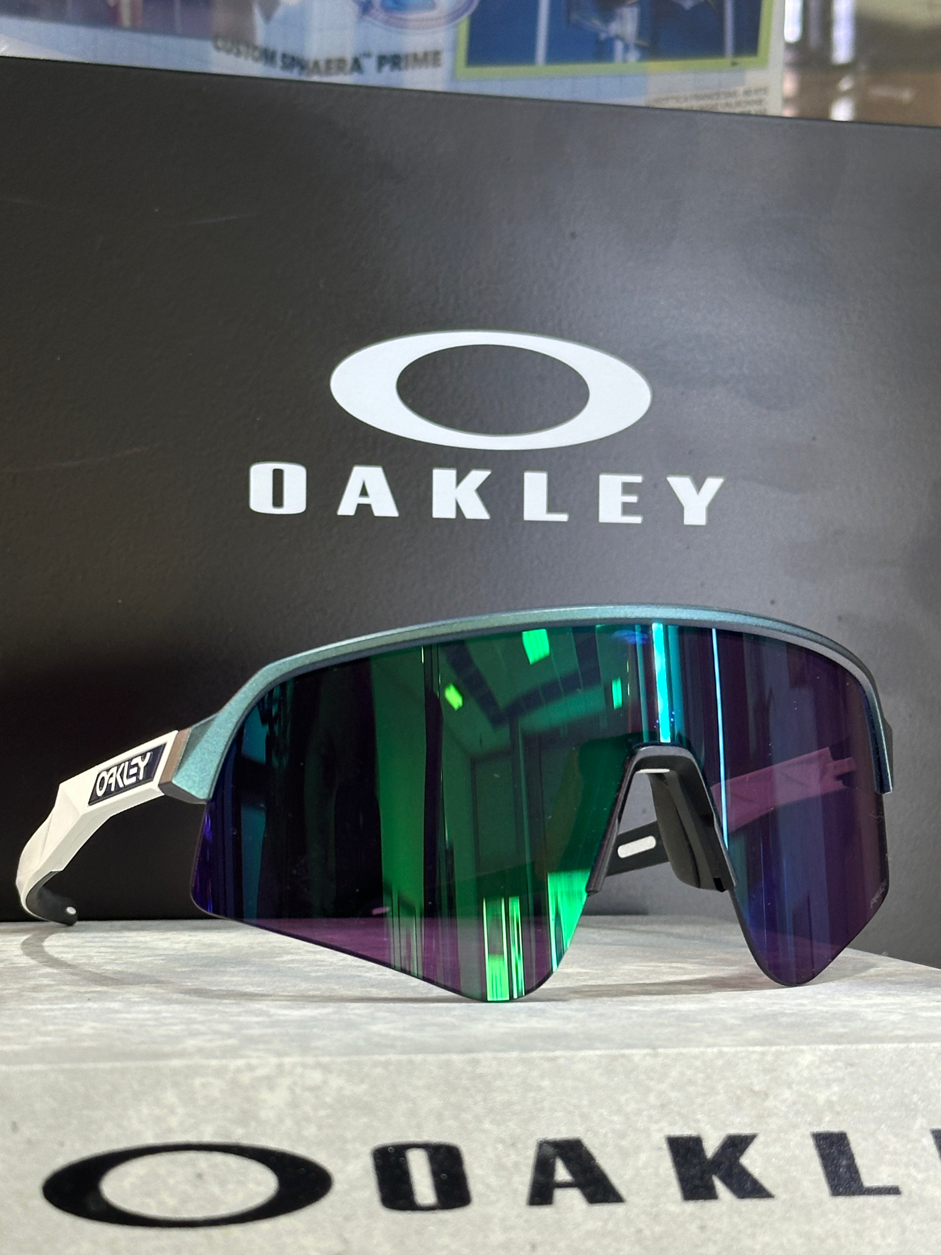OAKLEY-Sutro Lite Sweep