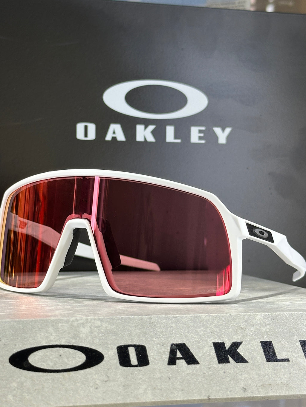 OAKLEY-Sutro