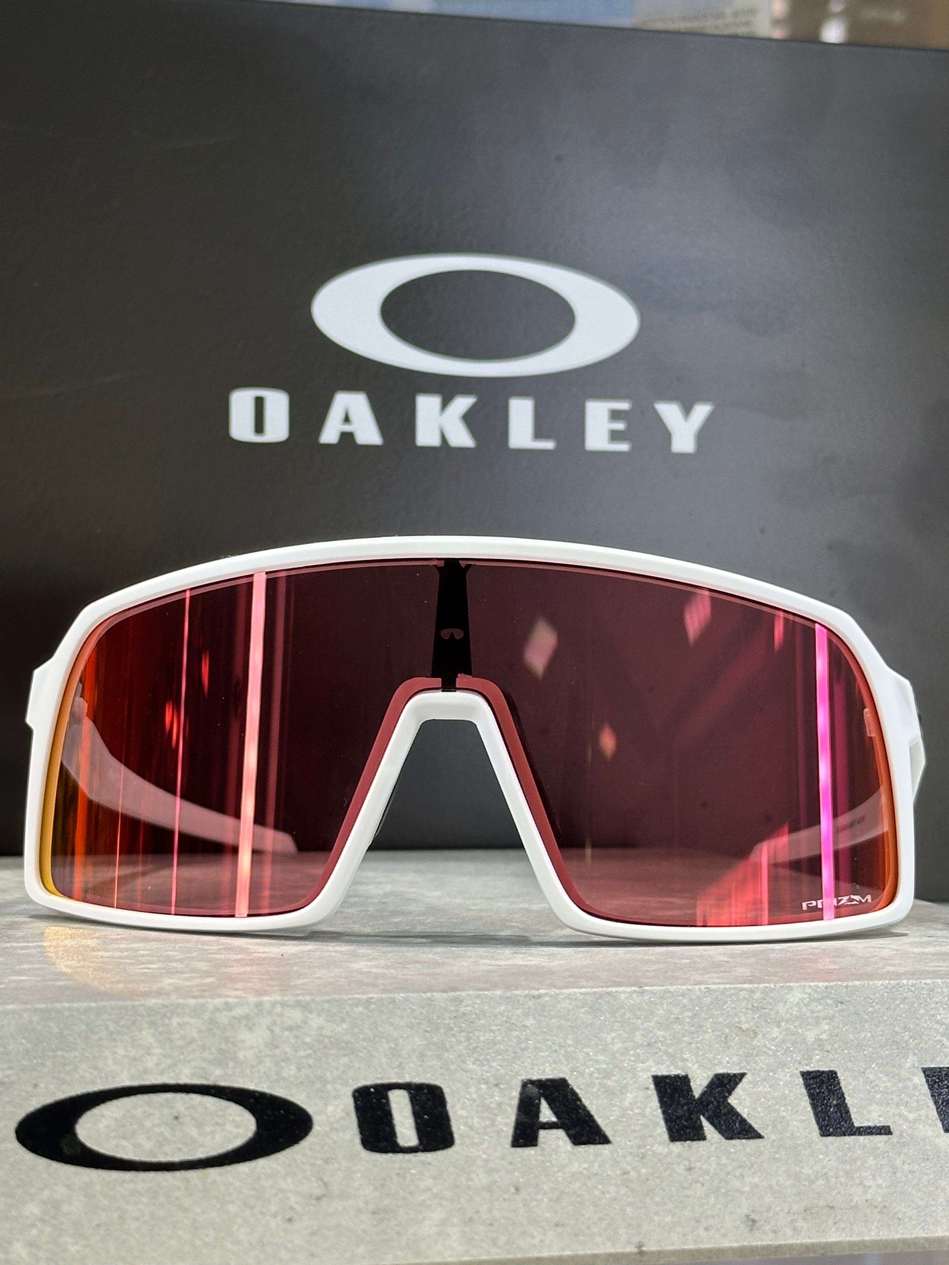 OAKLEY-Sutro