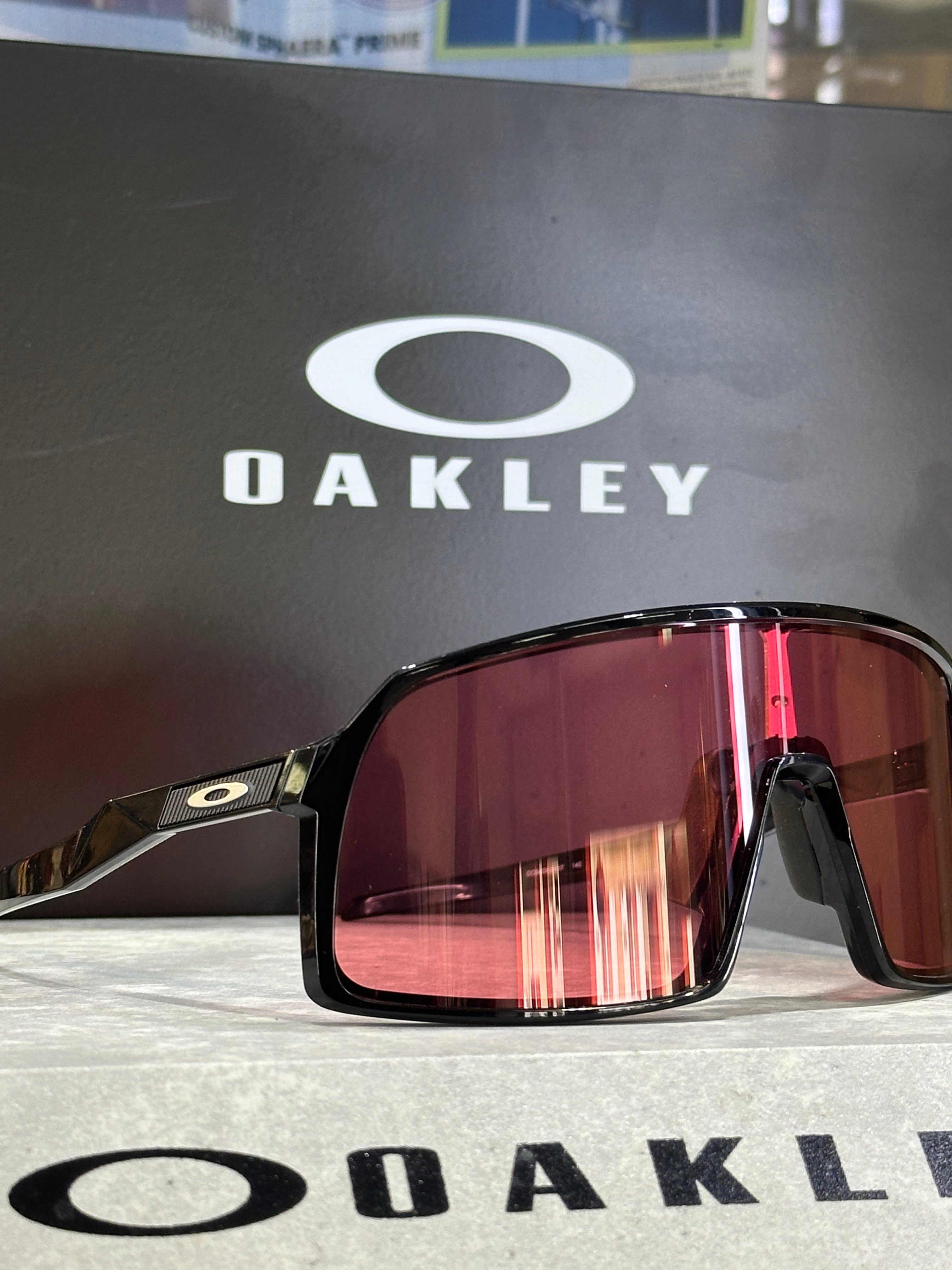 OAKLEY-Sutro