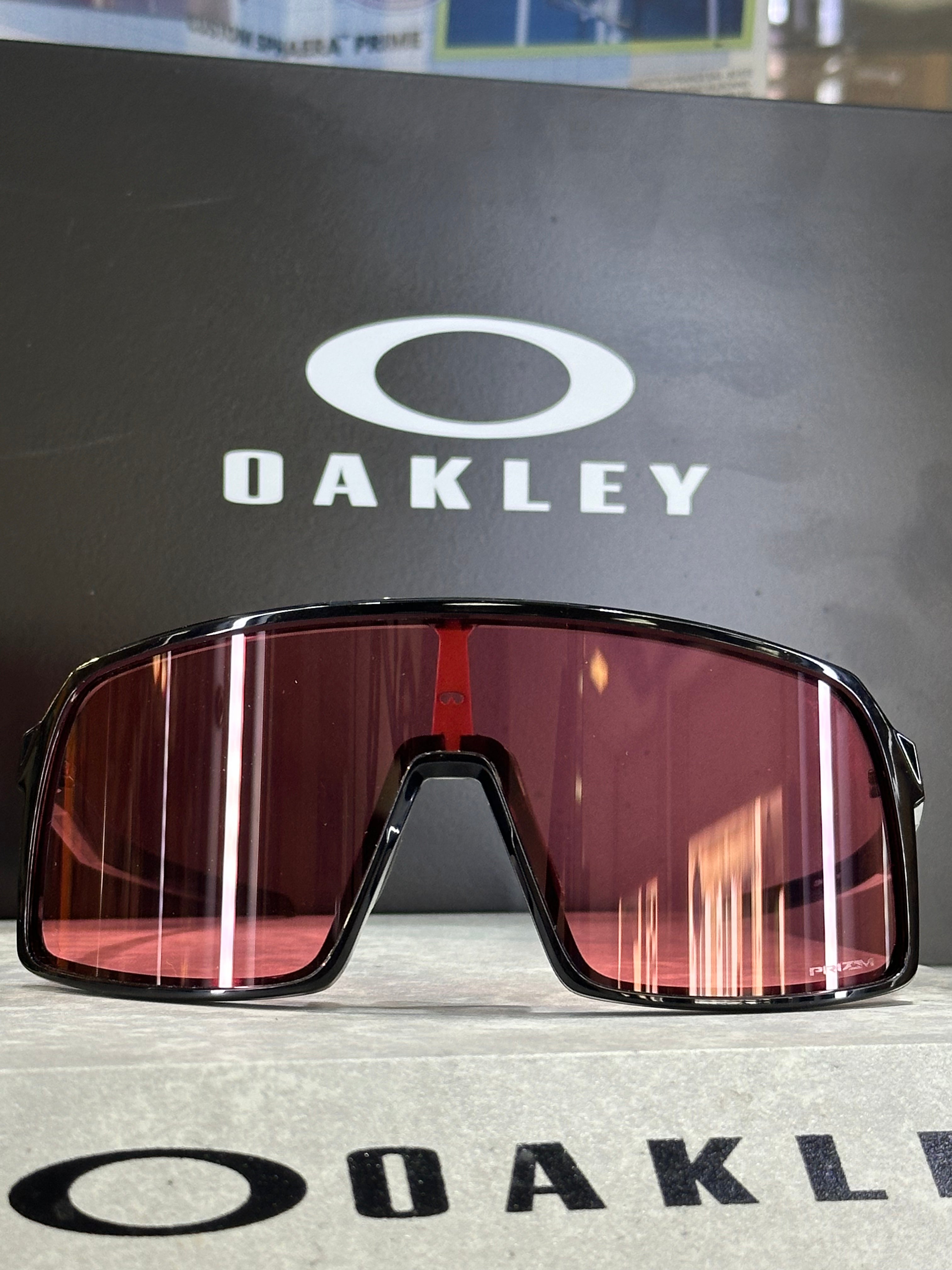 OAKLEY-Sutro