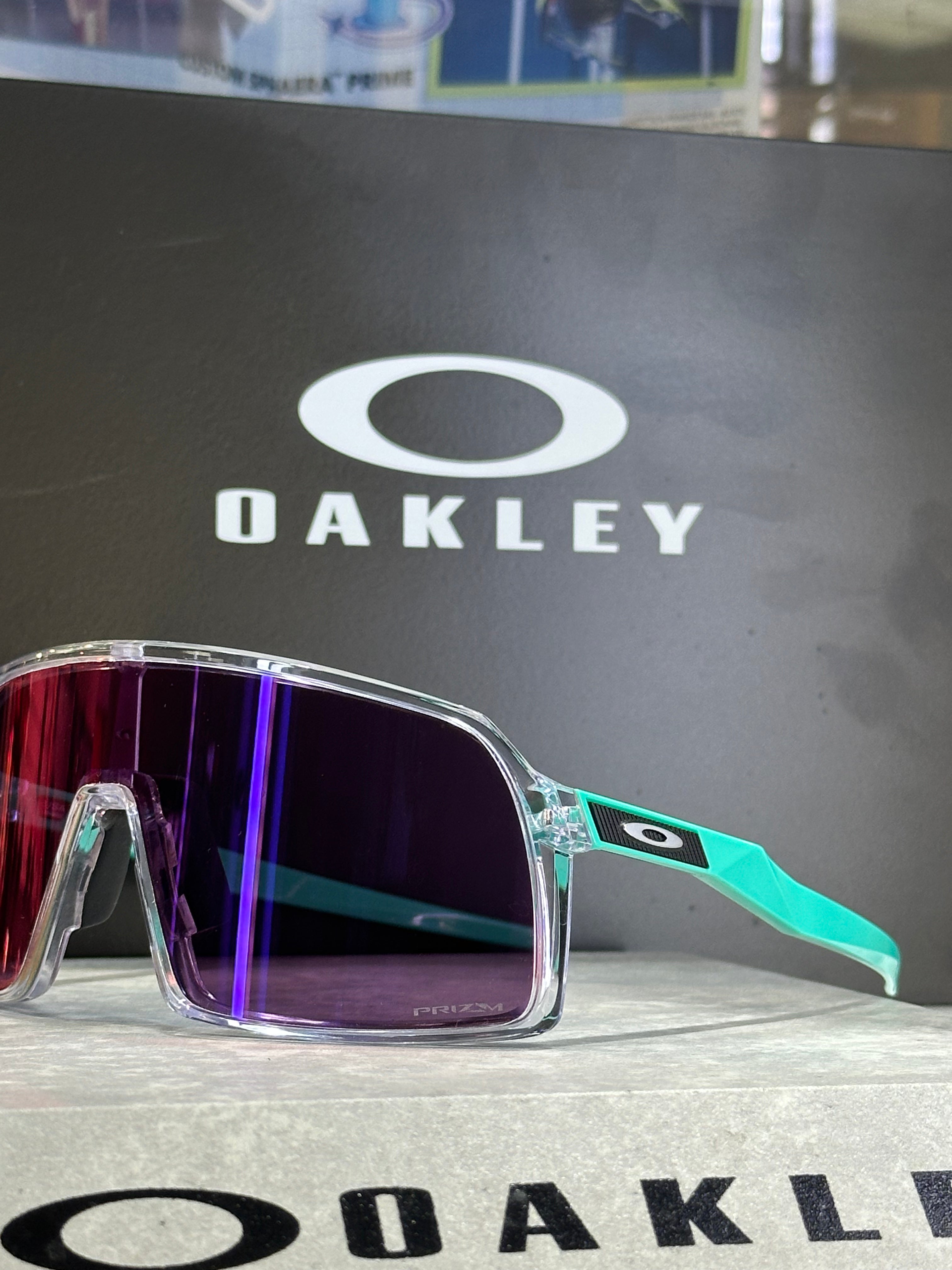 OAKLEY-Sutro