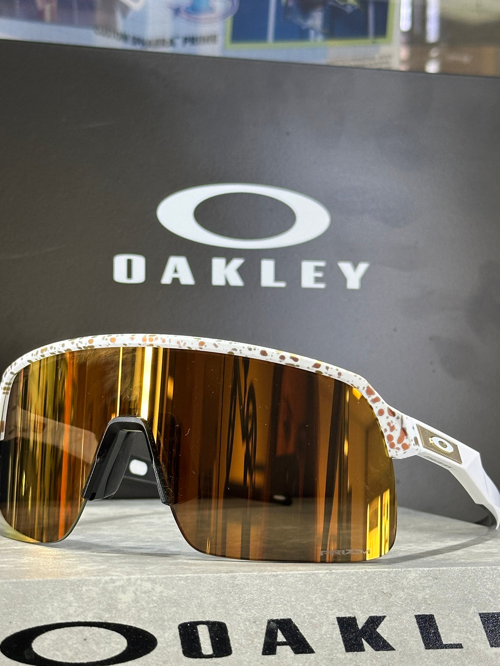 OAKLEY-Sutro Lite